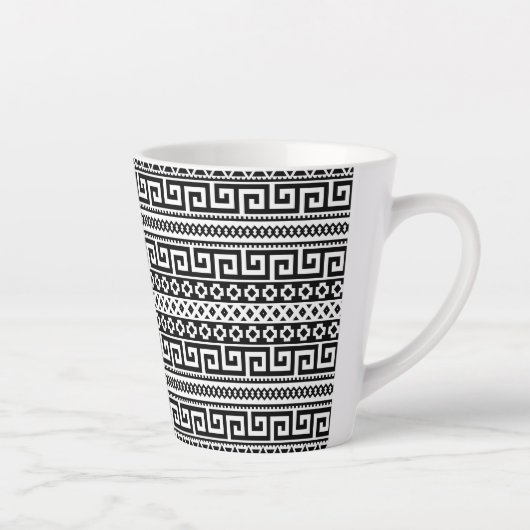 Minimalist Geometric Maze Lines Black White Latte Mok (Rechts)