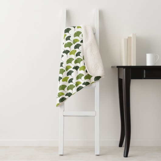 Minimalist Ginkgo Leaf Pattern – Nature-Inspired Sherpa Deken (In situ)
