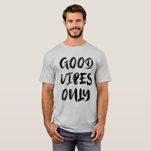 Minimalist "Good Vibes Only" Graphic Design T-shirt (Voorkant volledig)