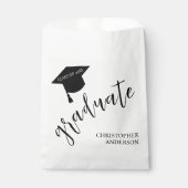 Minimalist Grad Cap Black & White Graduation Bedankzakje (Voorkant)
