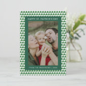 Minimalist lucky shamrock st. Patrick's Day Photo Feestdagenkaart (Staand voorkant)