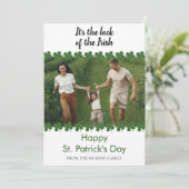 Minimalist lucky shamrock st. Patrick's Day Photo Feestdagenkaart (Staand voorkant)