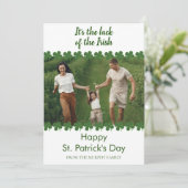 Minimalist lucky shamrock st. Patrick's Day Photo Feestdagenkaart (Staand voorkant)