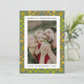 Minimalist lucky shamrock st. Patrick's Day Photo Feestdagenkaart (Staand voorkant)