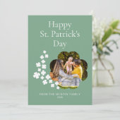 Minimalist lucky shamrock st. Patrick's Day Photo Feestdagenkaart (Staand voorkant)