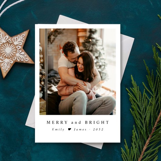 Minimalist Merry and Bright Newlywed Photo Feestdagenkaart