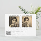 Minimalist met foto uit de kindertijd en QR-code Save The Date (Staand voorkant)