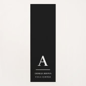 Minimalist Modern Black White Monogram Style Yogamat (Voorkant)