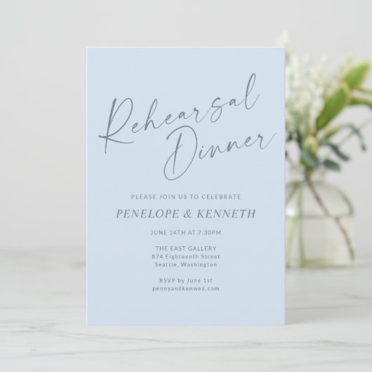 Minimalist Modern Blue Script Rehearsal Dinner Kaart (Staand voorkant)