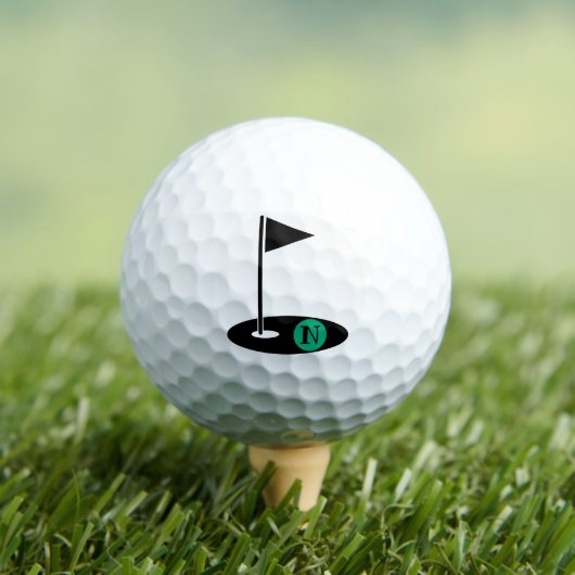 Minimalist Monogram Initial Golf Flag Hole Golfballen (Insitu Shirt)