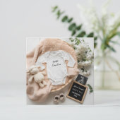 Minimalist neutral pregnancy announcement card aankondiging (Staand voorkant)