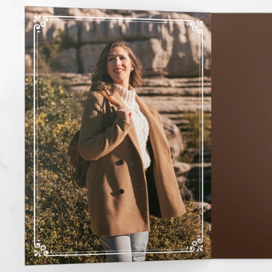 Minimalist Photo Rustic Barn Wood QR Code Wedding Drieluik Uitnodiging (Binnenzijde eerst)