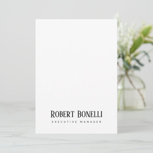 Minimalist Plain Black & White Modern Plain Card (Staand voorkant)