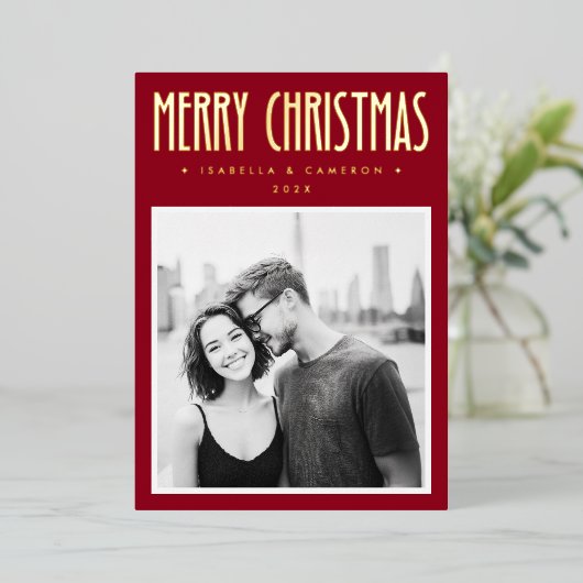 Minimalist retro Merry Christmas deep red Folie Feestdagenkaart (Staand Voorkant)