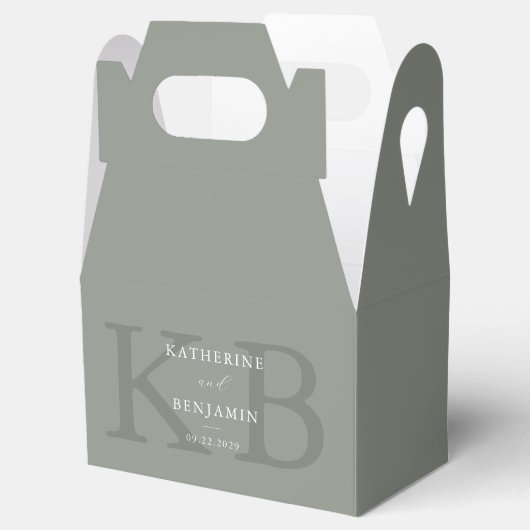 Minimalist Sage Green Monogram Modern Wedding Bedankdoosjes (Geopend)