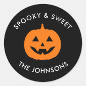 Minimalist Spooky Vibes – Personalized Halloween  Ronde Sticker (Voorkant)