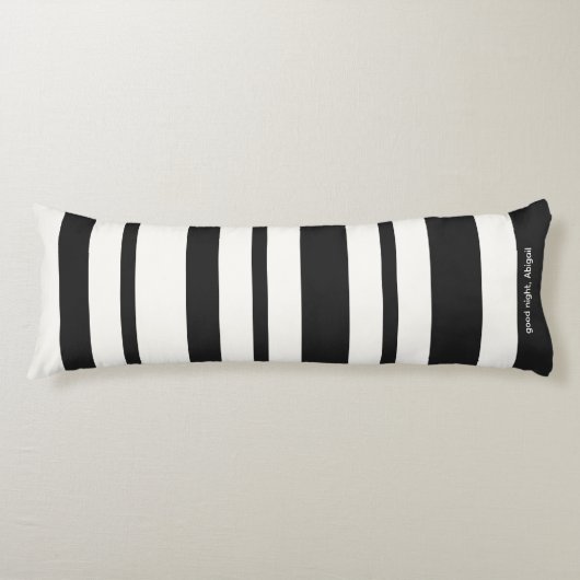 Minimalist stripes of black and white lichaamskussen (Voorkant)