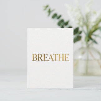 Minimalist typography with gold word breathe briefkaart