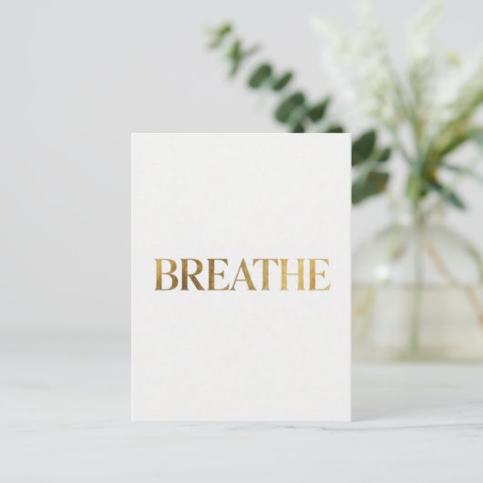 Minimalist typography with gold word breathe briefkaart (Staand voorkant)