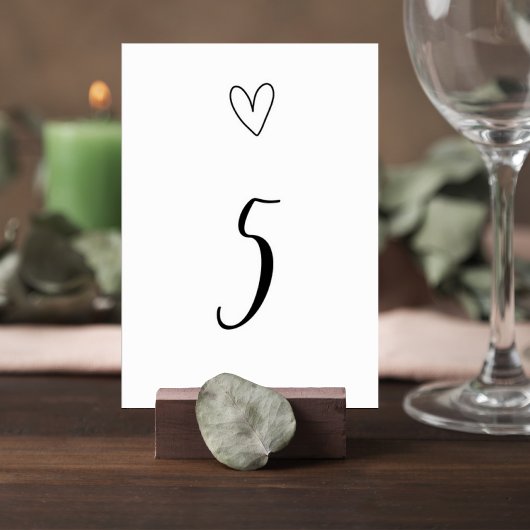 Minimalist Wedding Table Number Card with Heart Kaart