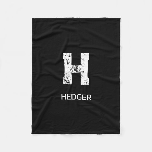 MINIMALIST WHITE ONE LETTER MONOGRAM NAME BLACK FLEECE DEKEN (Voorkant)