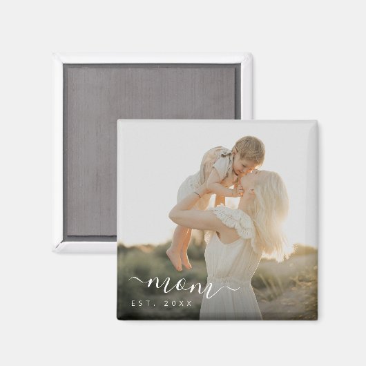 Minimalist White Script Mom Est Year Magneet (Voorkant / Achterkant)
