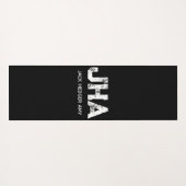 MINIMALIST WHITE THREE LETTER MONOGRAM NAME BLACK YOGAMAT (Achterkant (horizontaal))