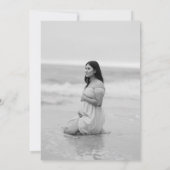Minimalistic 2-Photo Black White Baby Pregnancy Aankondiging (Achterkant)