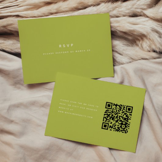Minimalistic Bright Green Wedding RSVP QR Code Kaartje