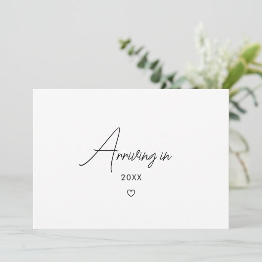 Minimalistic Script Baby Arriving Pregnancy Photo Aankondiging (Staand voorkant)