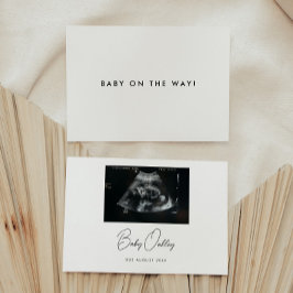Minimalistic Script "Baby On The Way!" Pregnancy Aankondiging
