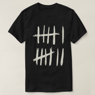 Minimalistisch 6-7 Streepjesontwerp T-shirt