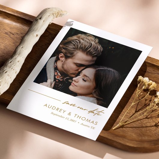 Minimalistisch aangepast gouden schrift save the date