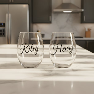 Minimalistisch aangepast koppel namen script wijnglas zonder voet
