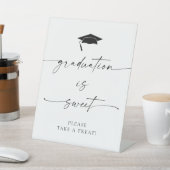 Minimalistisch Afstuderen is zoet Reclamebord Met Voetstuk (Insitu)