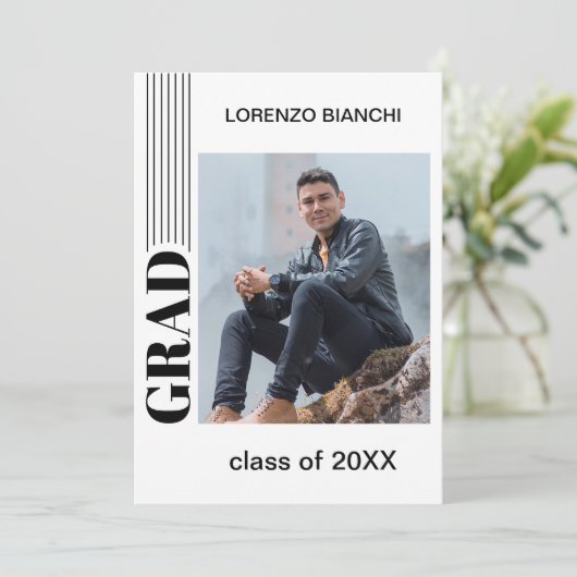 Minimalistisch Afstuderen met zwarte en witte comp Aankondiging (Staand voorkant)