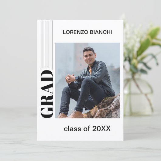 Minimalistisch Afstuderen met zwarte en witte comp Aankondiging (Staand voorkant)