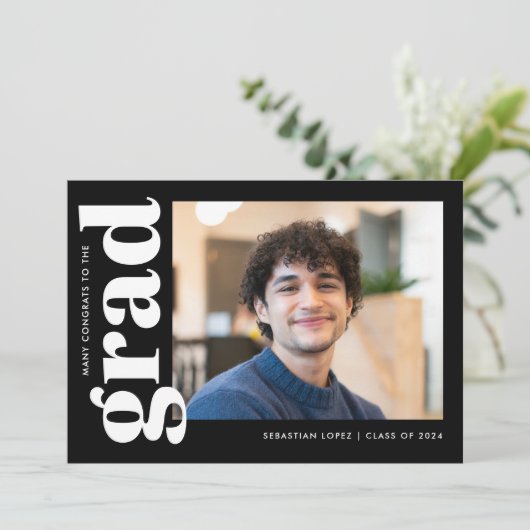 Minimalistisch Afstuderen op de middelbare school Aankondiging (Staand voorkant)