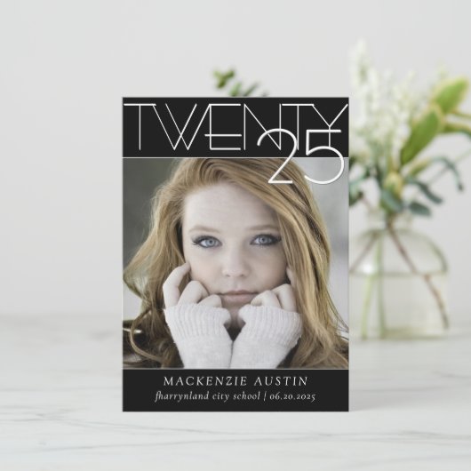 Minimalistisch Afstuderen | Zwart-wit foto Aankondiging (Staand voorkant)