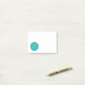 Minimalistisch Aqua Monogram Post-it® Notes (Op bureau)