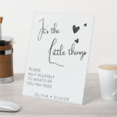 Minimalistisch badkamermandje reclamebord met voetstuk (Insitu)