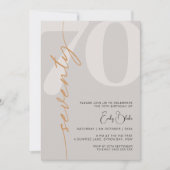 Minimalistisch Beige 70ste verjaardagsfeestje Kaart (Voorkant)