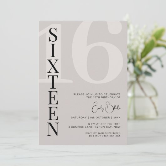 Minimalistisch Beige Zestien 16e Verjaardagsfeest Kaart (Staand voorkant)