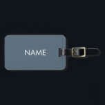 Minimalistisch blauw grijs aangepaste tekstmonogra bagagelabel<br><div class="desc">Minimalistisch blauw grijs gepersonaliseerd monogram van de douanenaam Bagagelabel. Volledig aanpasbare witte tekst,  blauwe grijze effen achtergrondkleur.</div>