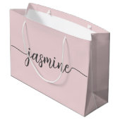 Minimalistisch 'Blush Pink Monogram Girly Script' Groot Cadeauzakje (Achterkant Gekanteld)