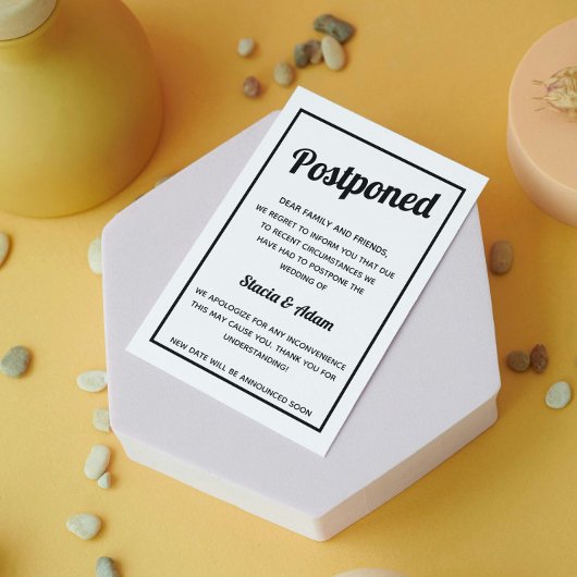 Minimalistisch Briefkaart met uitgestelde weddensc