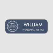 Minimalistisch Business Logo Navy Blue Medewerker Naamplaatje (Voorkant)