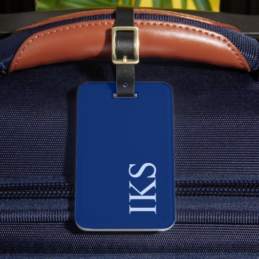 Minimalistisch Classic Monogrammed Dark Blue Bagagelabel (Voorkant Insitu 2)