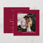 Minimalistisch cranberry Red Chic Square Photo Wed Kaart (Voorkant / Achterkant)