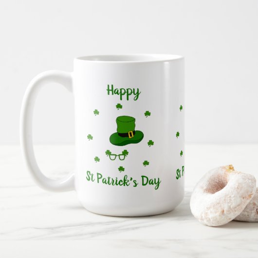 Minimalistisch Cute Happy St Patrick's Day Koffiemok (Met donut)